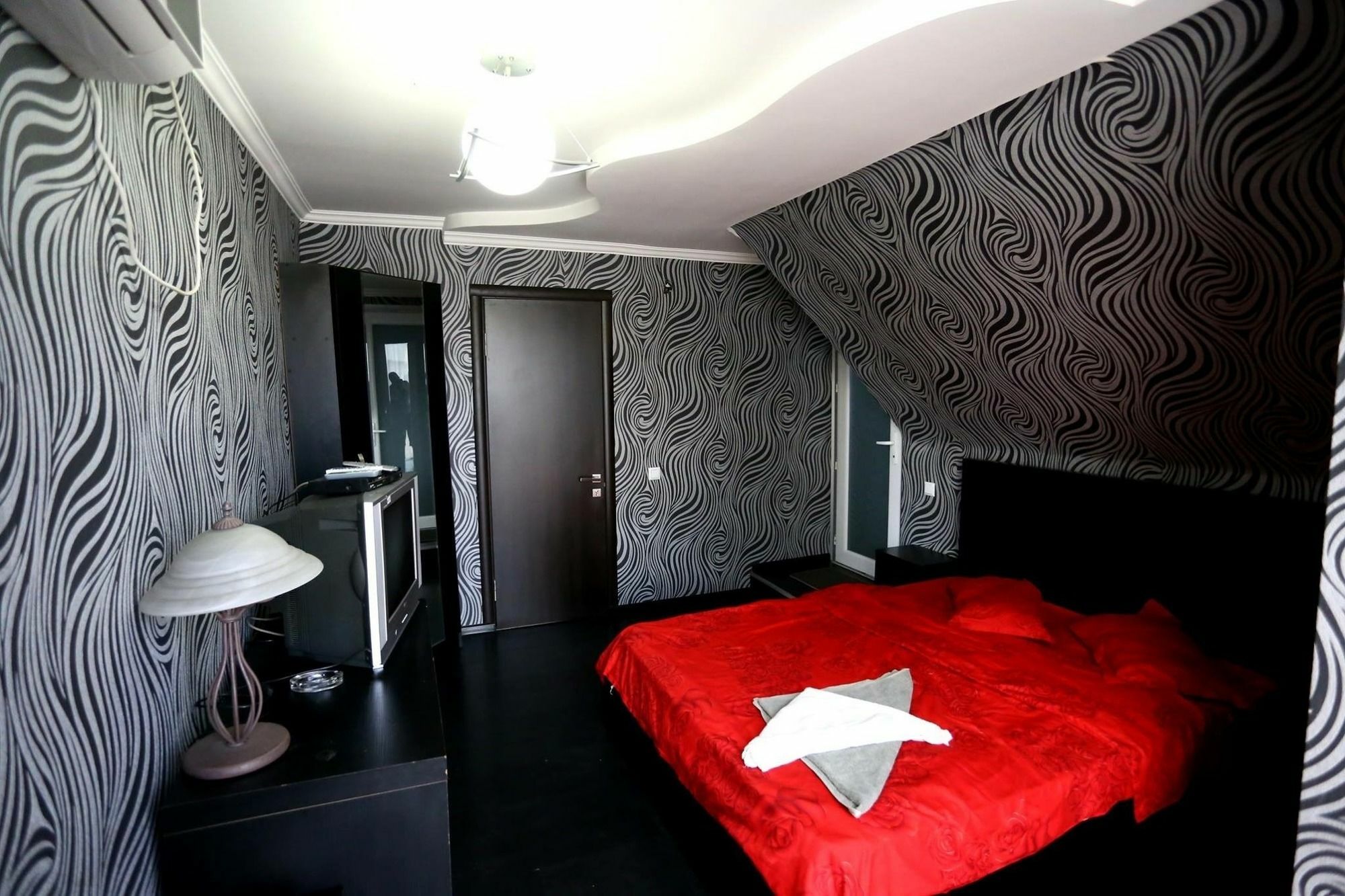 Hotel Cristal Palace Tbilisi Exterior photo